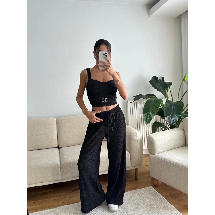 Aksesuar Biyeli Crop & Pantolon Takım - SİYAH
