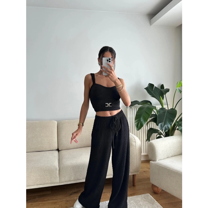 Aksesuar Biyeli Crop & Pantolon Takım - SİYAH
