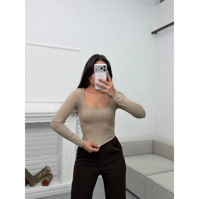 Ara Biyeli Crop - BEJ