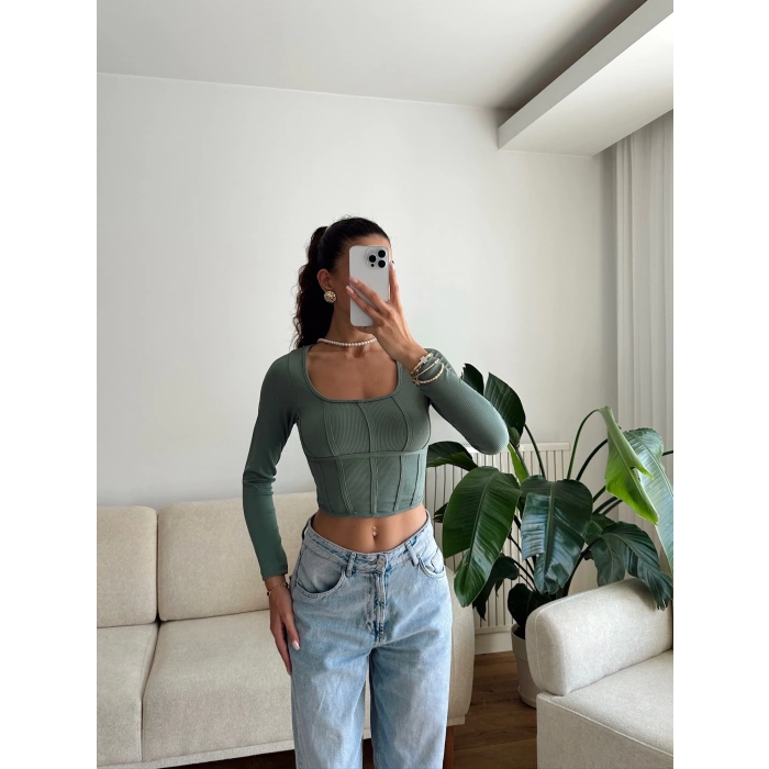 Ara Biyeli Crop - YEŞİL