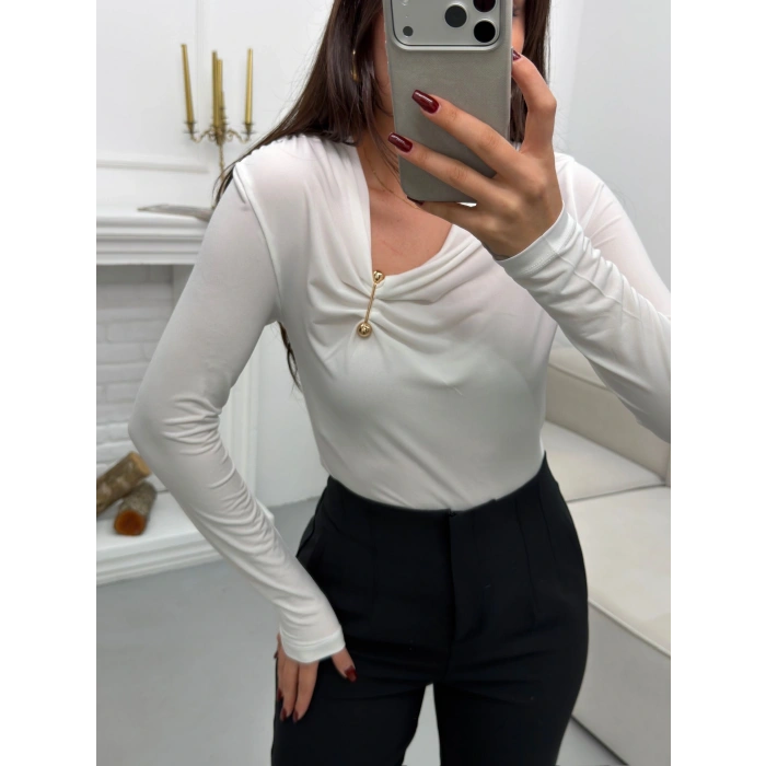 Asimetrik Aksesuarlı Bluz - BEYAZ
