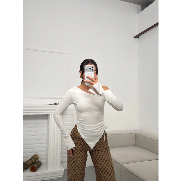 Asimetrik Omuz Dekolte Crop - BEYAZ