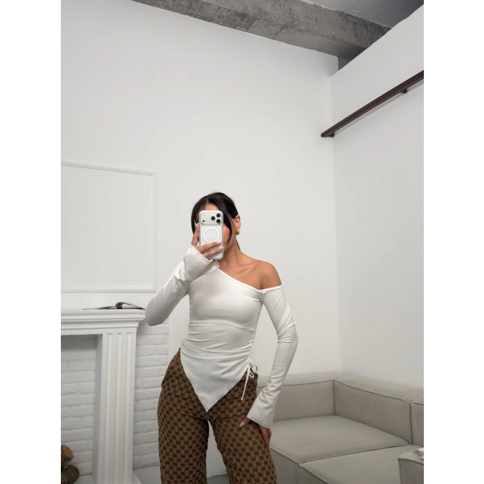 Asimetrik Omuz Dekolte Crop - BEYAZ
