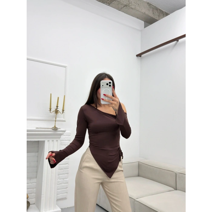 Asimetrik Omuz Dekolte Crop - KAHVE