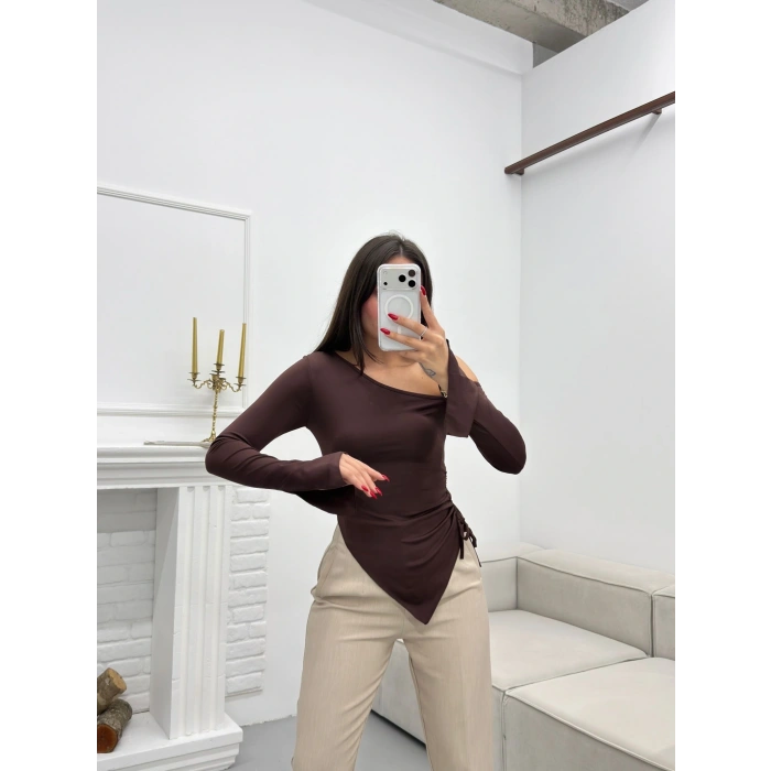 Asimetrik Omuz Dekolte Crop - KAHVE