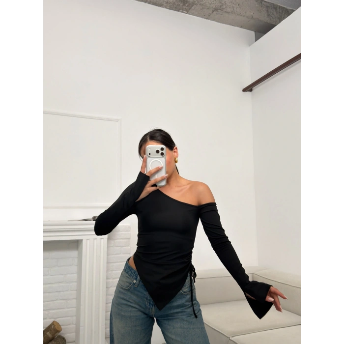 Asimetrik Omuz Dekolte Crop - SİYAH