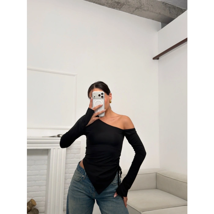 Asimetrik Omuz Dekolte Crop - SİYAH