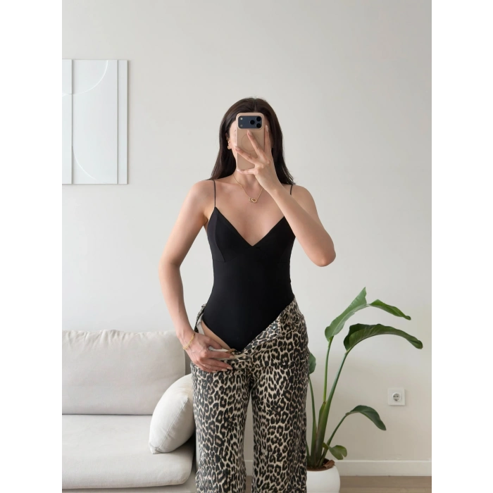 Askılı Biyeli Bodysuit - SİYAH