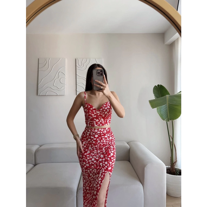 Askılı Çiçek Desen Yırtmaç Detay Takım - KIRMIZI