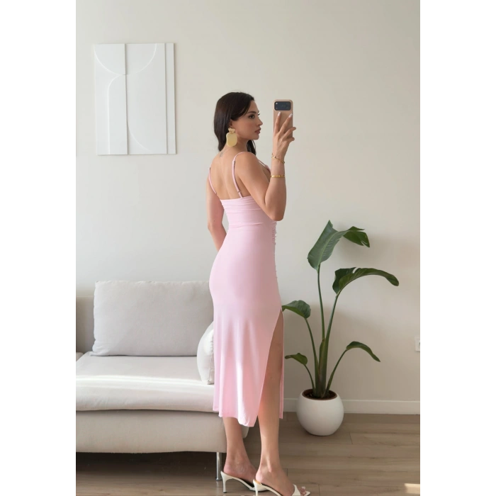 Ayarlanabilir Askılı Derin Yırtmaç Elbise - PEMBE