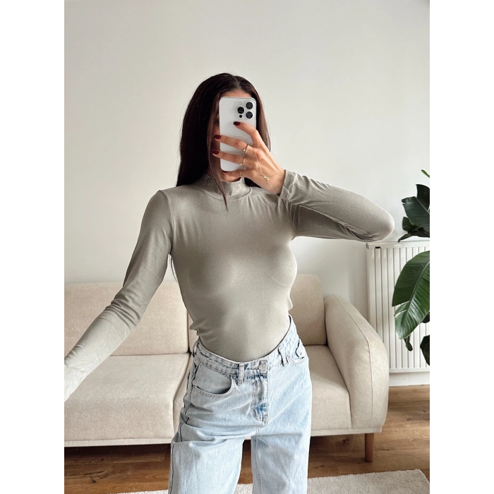 Balıkçı Yaka Buzzy Crop - MİNT