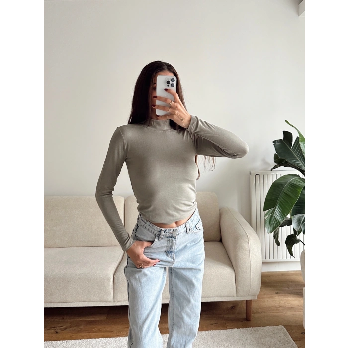 Balıkçı Yaka Buzzy Crop - MİNT