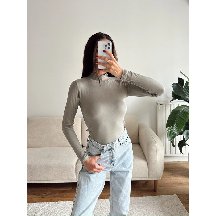 Balıkçı Yaka Buzzy Crop - MİNT