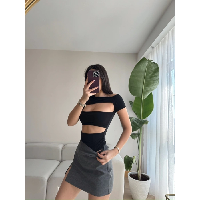 Bel Ve Göğüs Dekolteli Bodysuit