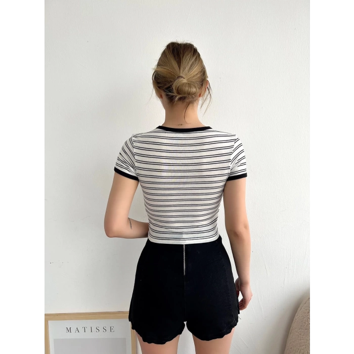 Biyeli Çizgili Crop T-shirt