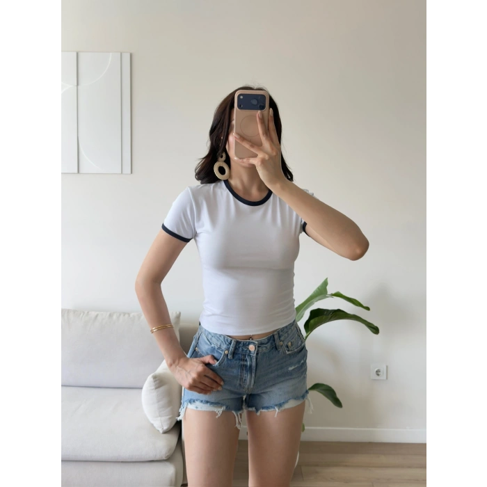 Biyeli Crop Tişört - BEYAZ