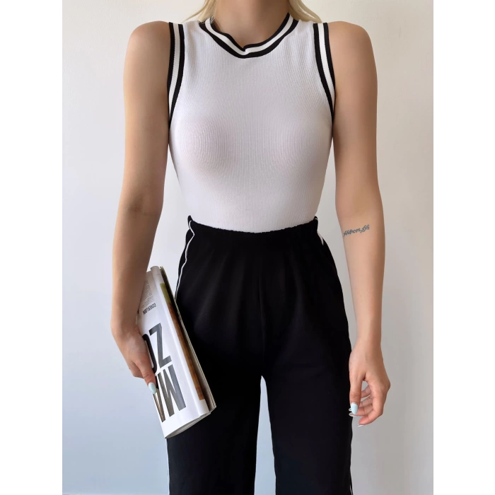 Biyeli Kolsuz Crop T-shirt-BEYAZ