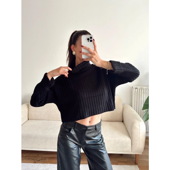 Boğazlı Triko Kazak - SİYAH