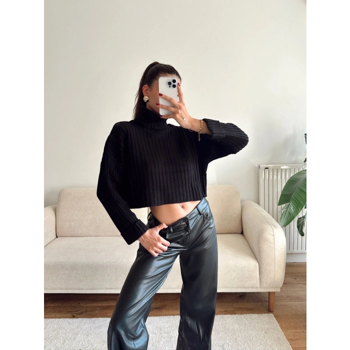 Boğazlı Triko Kazak - SİYAH