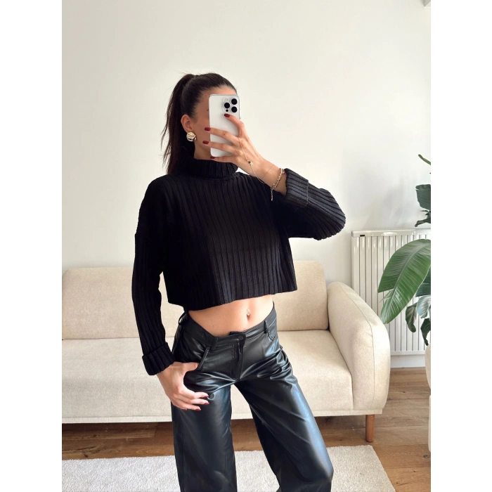 Boğazlı Triko Kazak - SİYAH