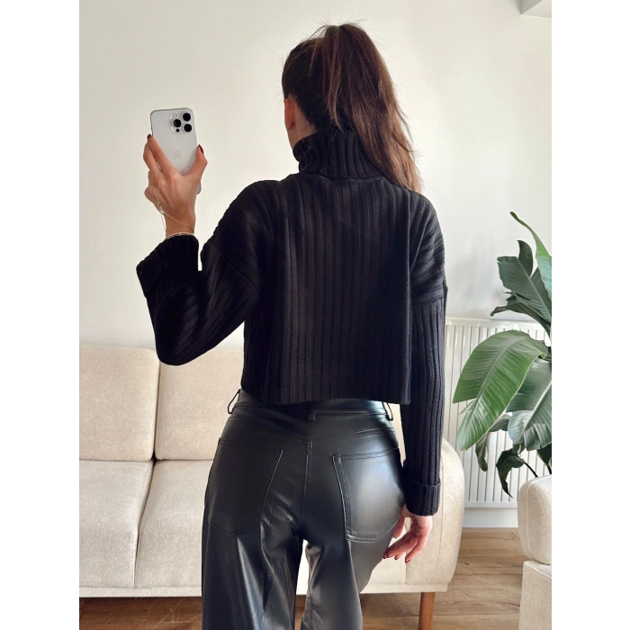 Boğazlı Triko Kazak - SİYAH