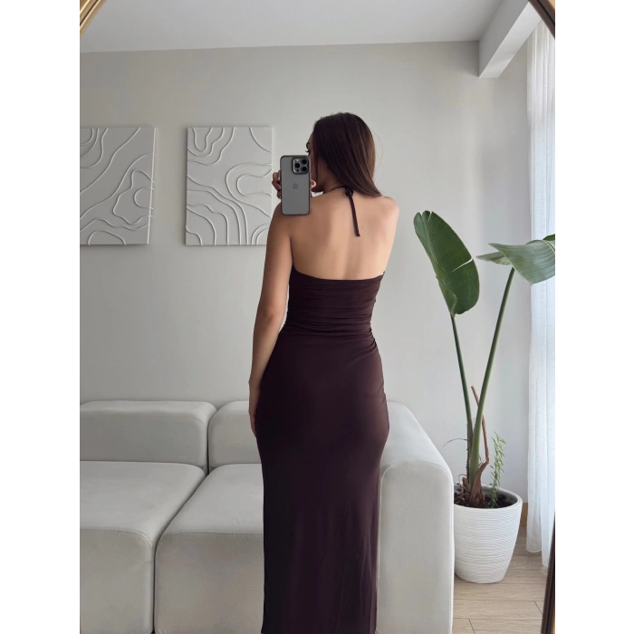 Boyun Aksesuar Yırtmaçlı Elbise - KAHVE