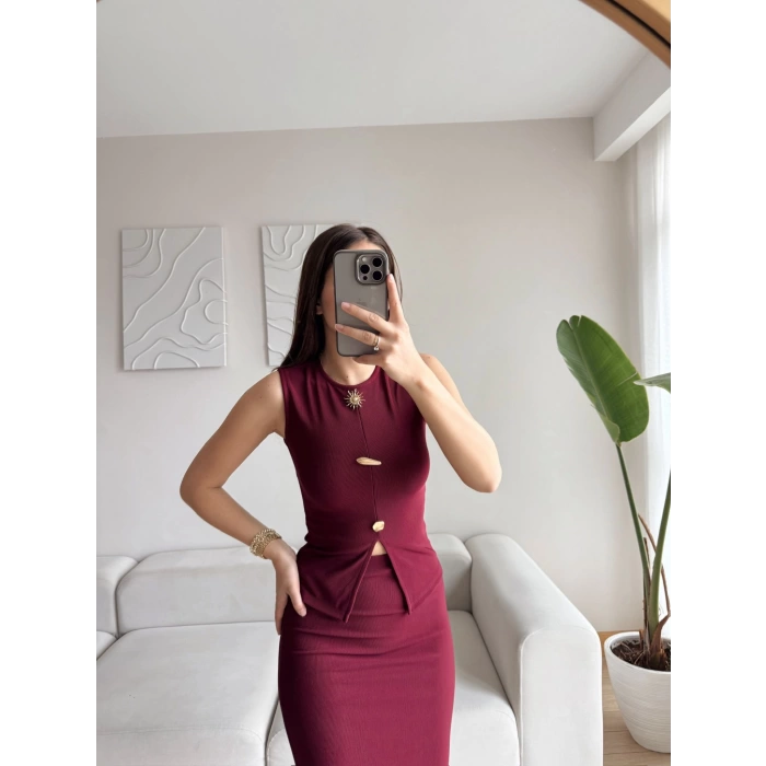 Broş Tokalı Etekli Takım - BORDO