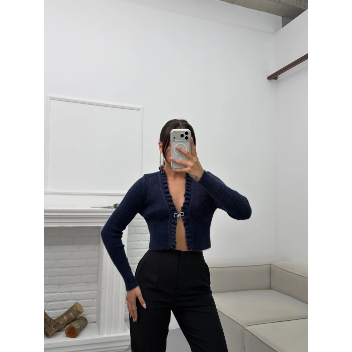 Broşlu Triko Crop Hırka - LACİVERT