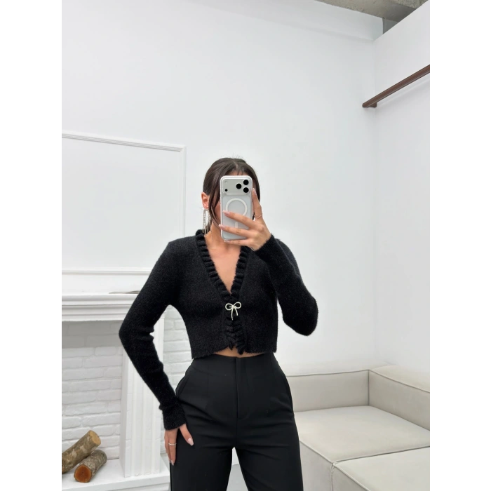 Broşlu Triko Crop Hırka - SİYAH