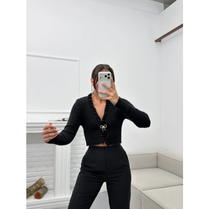 Broşlu Triko Crop Hırka - SİYAH