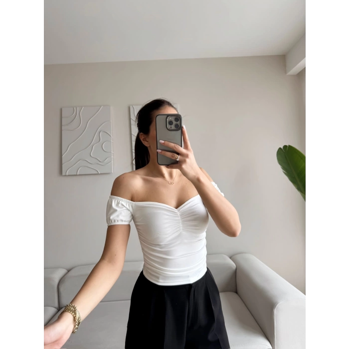 Büzgülü Madonna Crop - BEYAZ