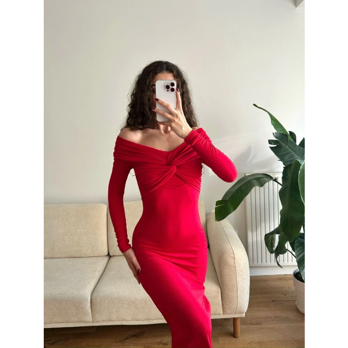 Büzgülü Madonna Yaka Elbise - KIRMIZI