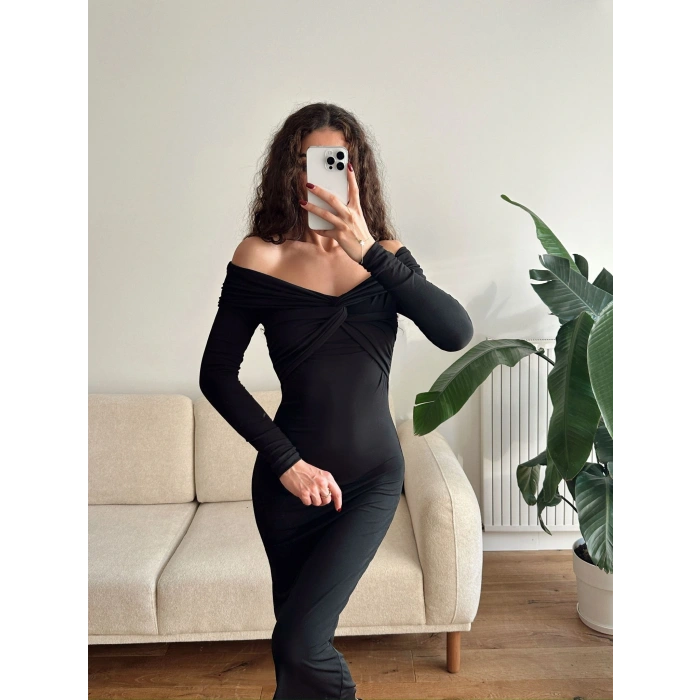 Büzgülü Madonna Yaka Elbise - SİYAH