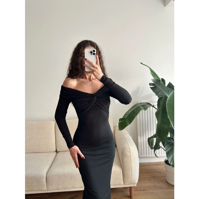 Büzgülü Madonna Yaka Elbise - SİYAH