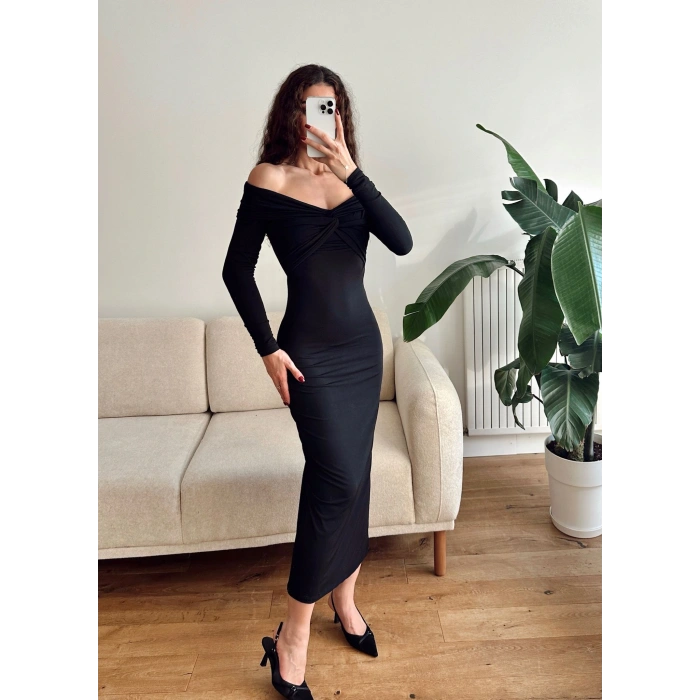 Büzgülü Madonna Yaka Elbise - SİYAH