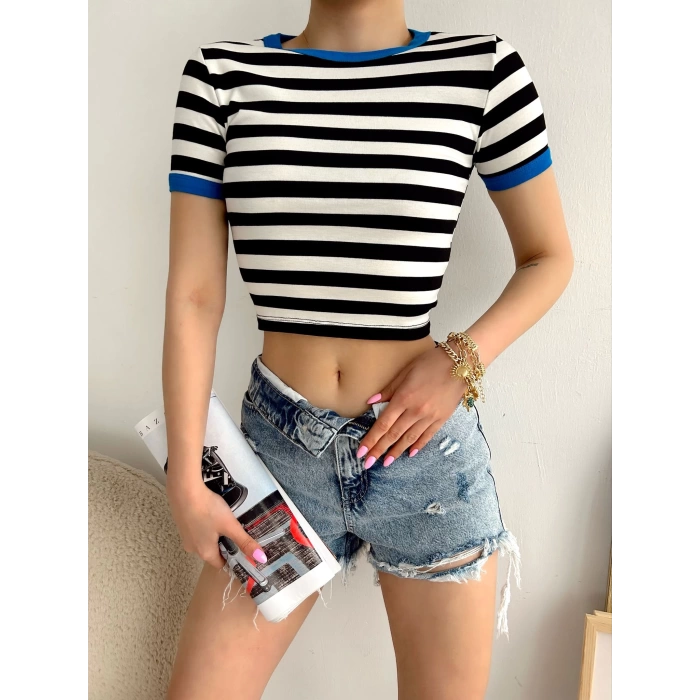 Çizgili Biyeli Crop T-shirt-YAKASI MAVİ
