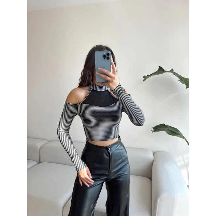 Çizgili Omuz Detay Crop Bluz-SİYAH