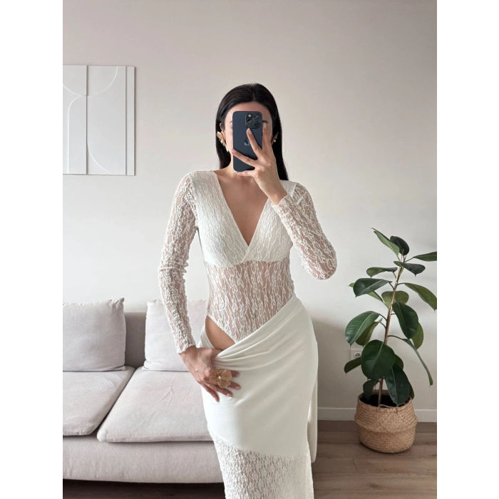 Dantel V Yaka Bodysuit - BEYAZ