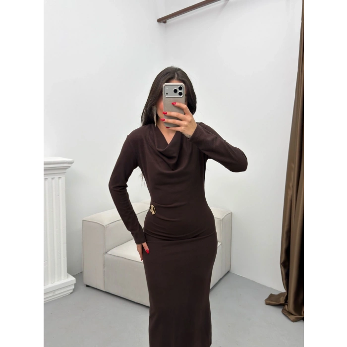 Degaje Yaka Aksesuarlı Elbise - KAHVE