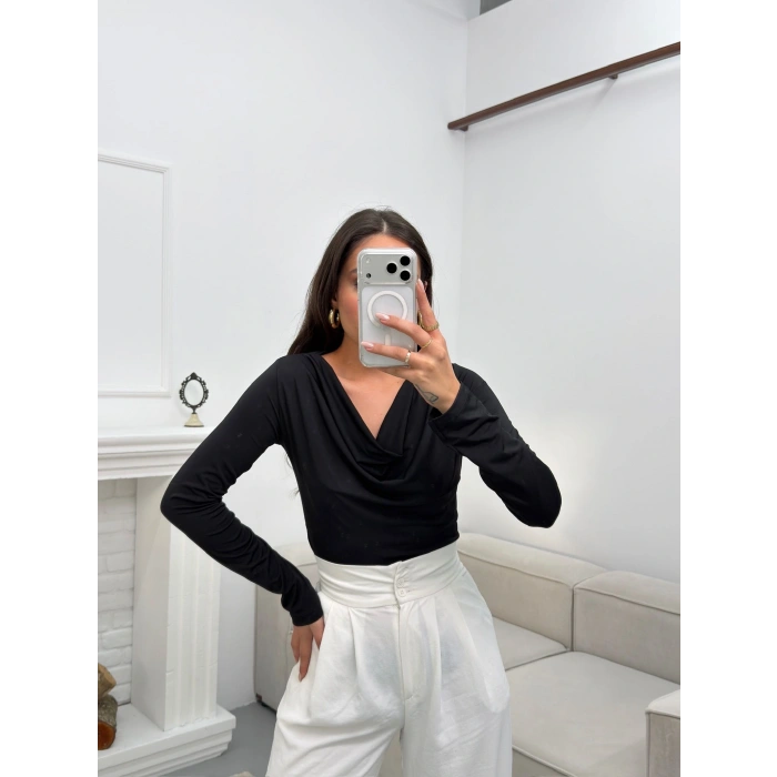 Degaje Yaka Bluz - SİYAH