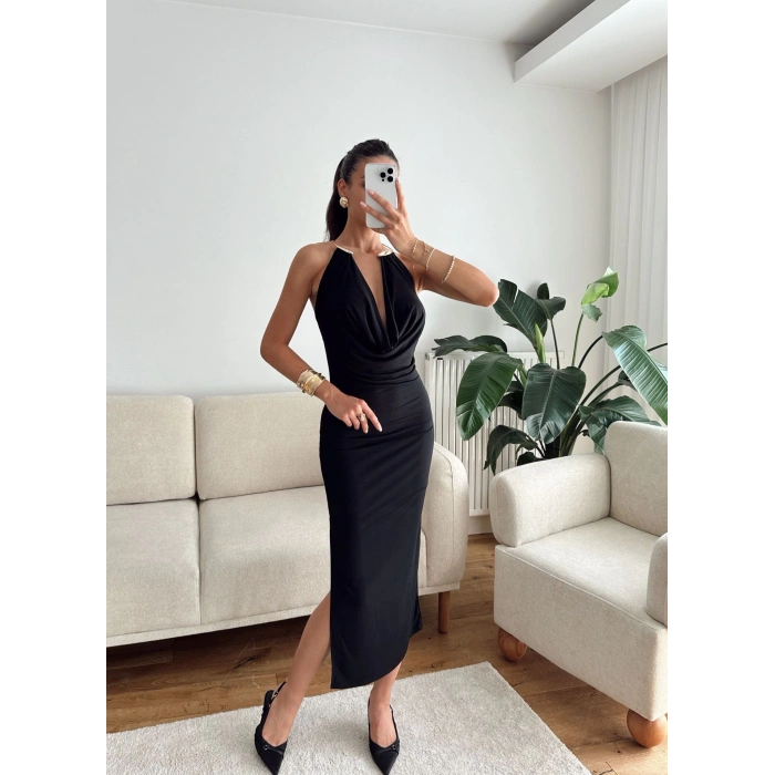 Degaje Yaka Boyun Aksesuar Elbise - SİYAH