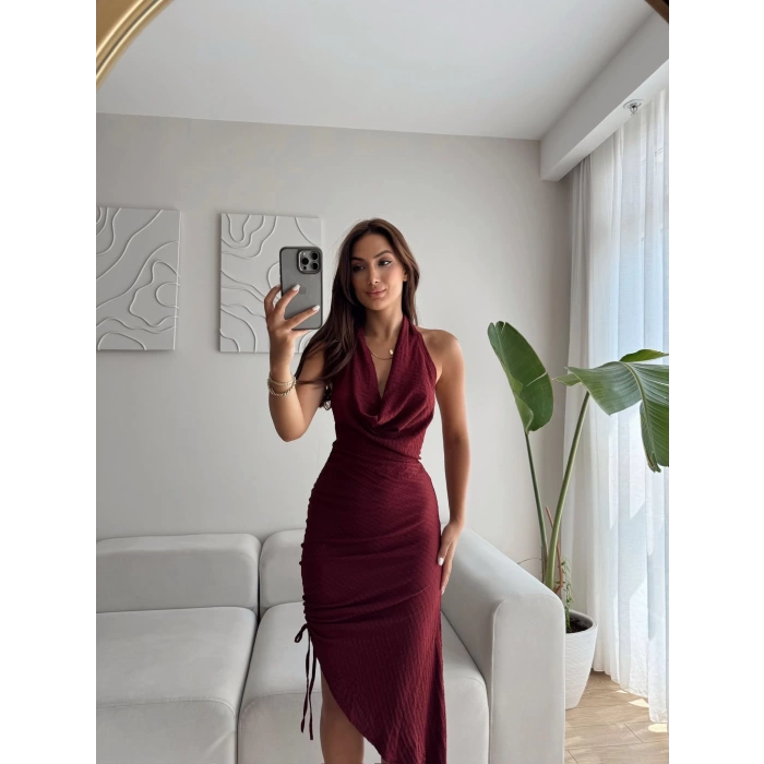 Degaje Yaka Yan Büzgü Elbise - BORDO