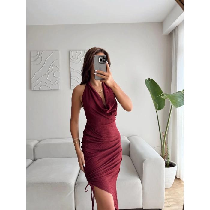 Degaje Yaka Yan Büzgü Elbise - BORDO