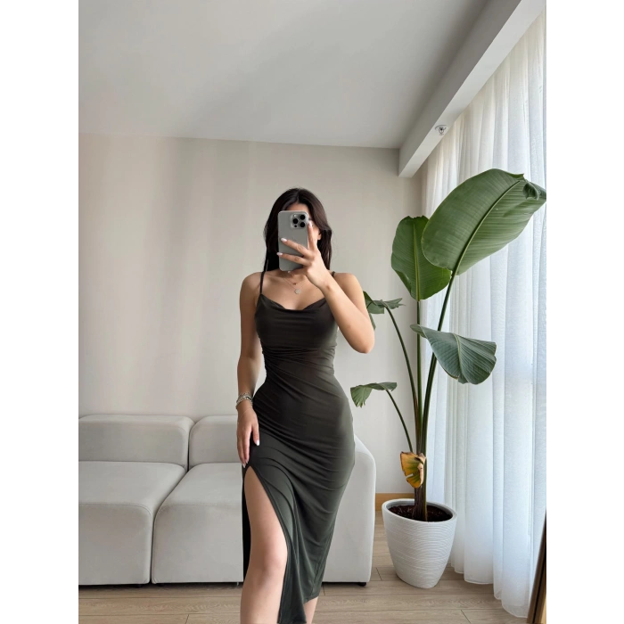 Derin Yırtmaç Askılı Elbise