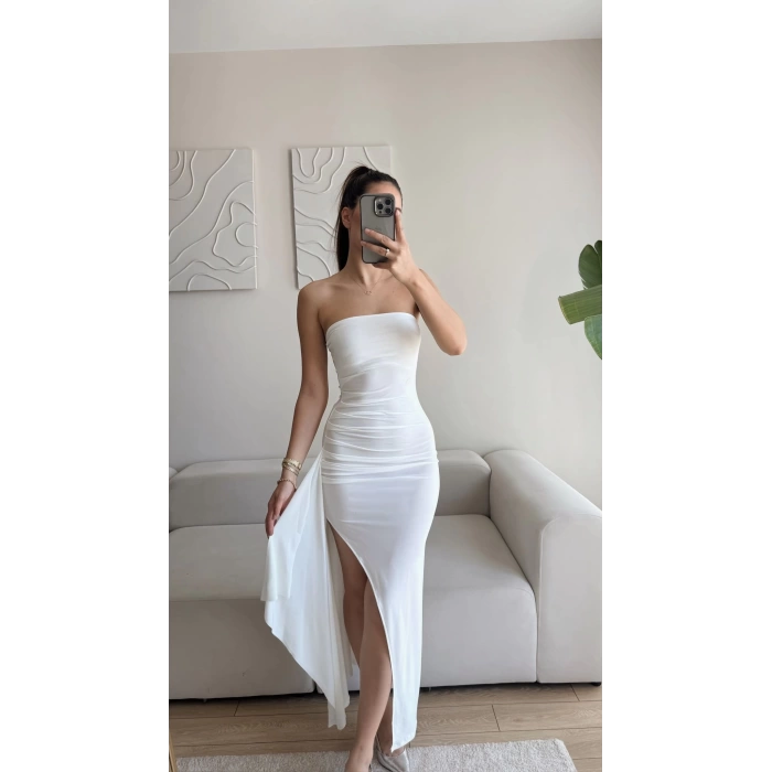 Derin Yırtmaç Straplez Elbise - BEYAZ