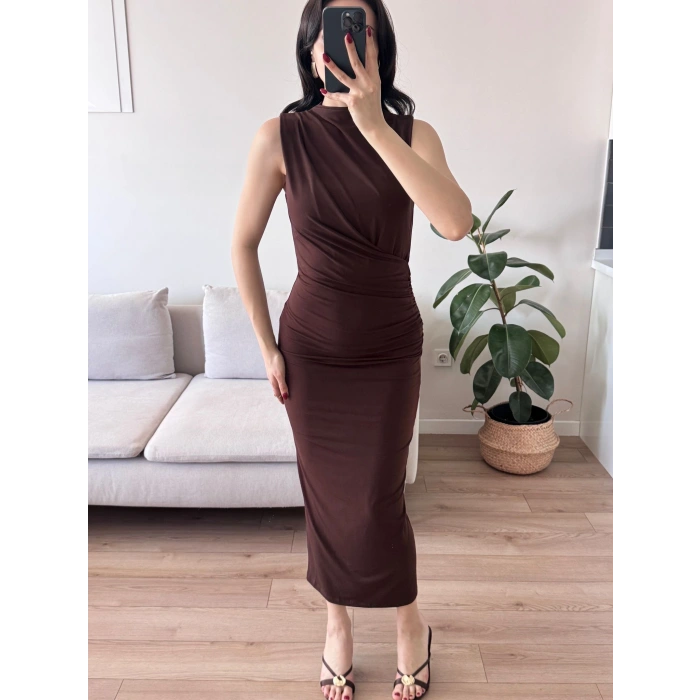 Dik Yaka Drapeli Elbise - KAHVE