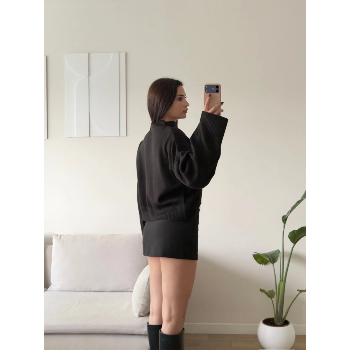 Dik Yaka Oversize Triko Kazak - SİYAH