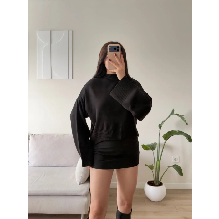 Dik Yaka Oversize Triko Kazak - SİYAH