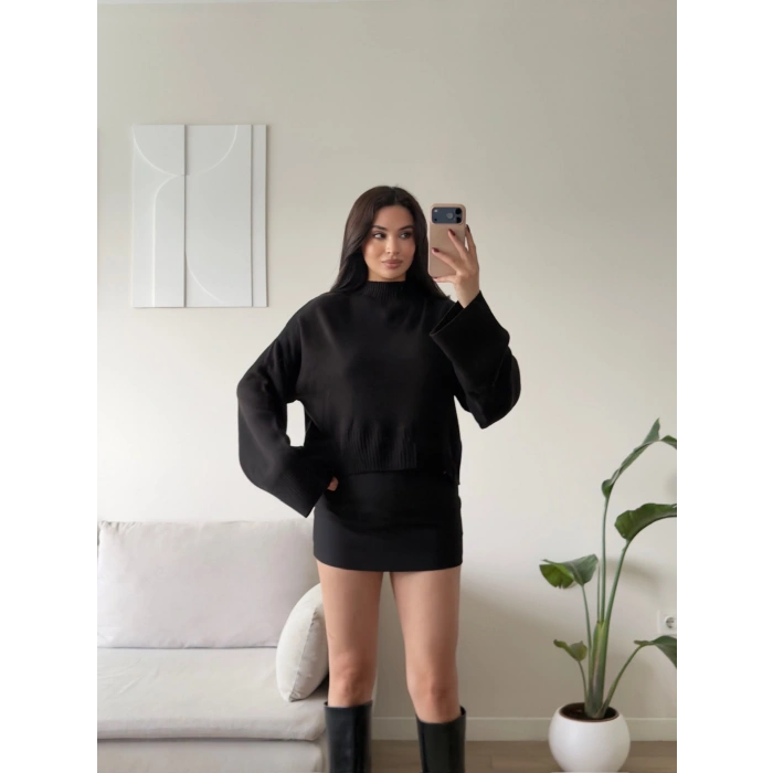Dik Yaka Oversize Triko Kazak - SİYAH