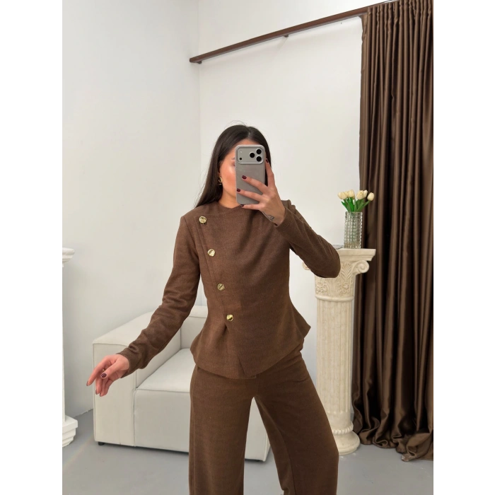 Düğmeli Asimetrik Triko Takım - KAHVE